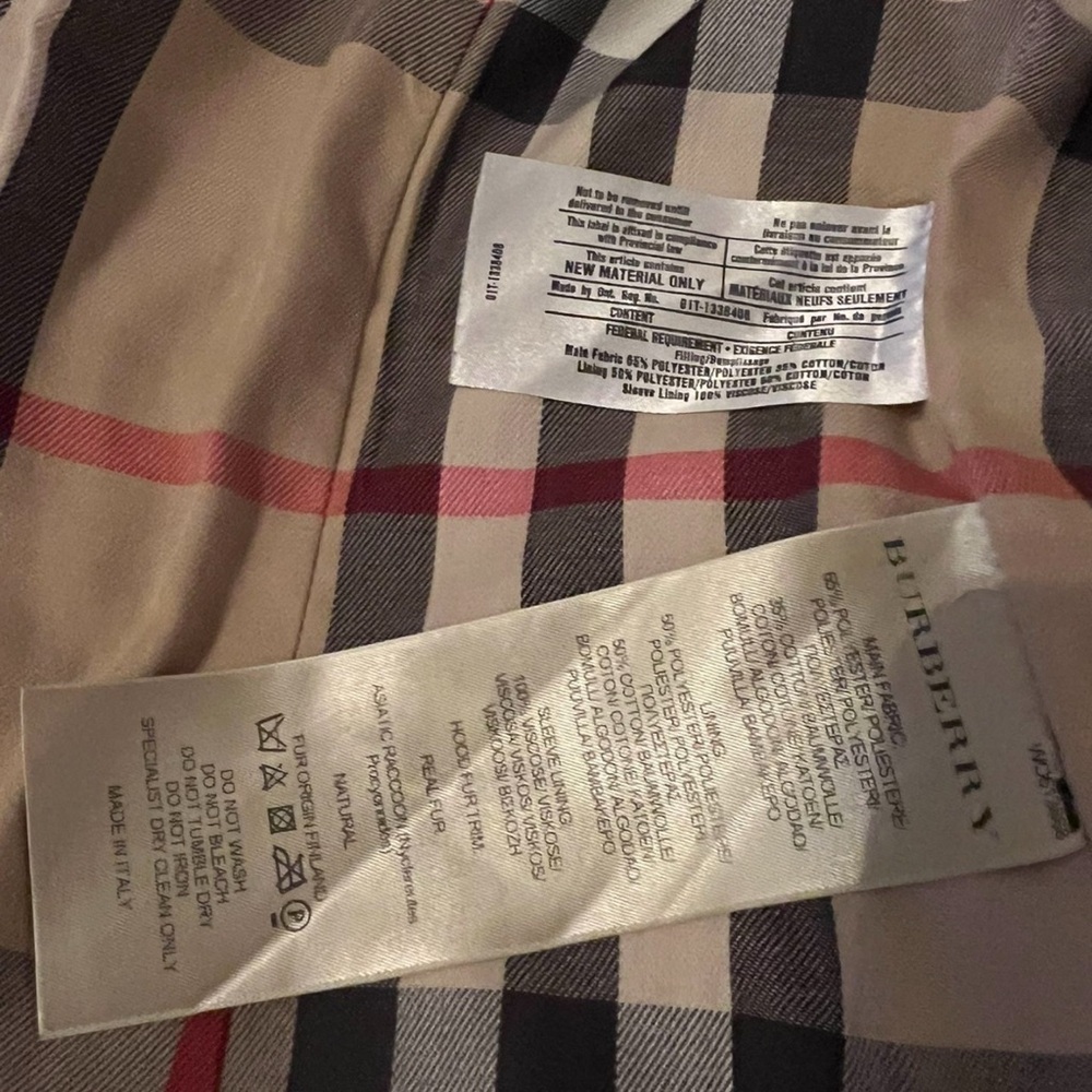Burberry Beige Trench Coat with Classic Check Lining - Picture 4 of 11
